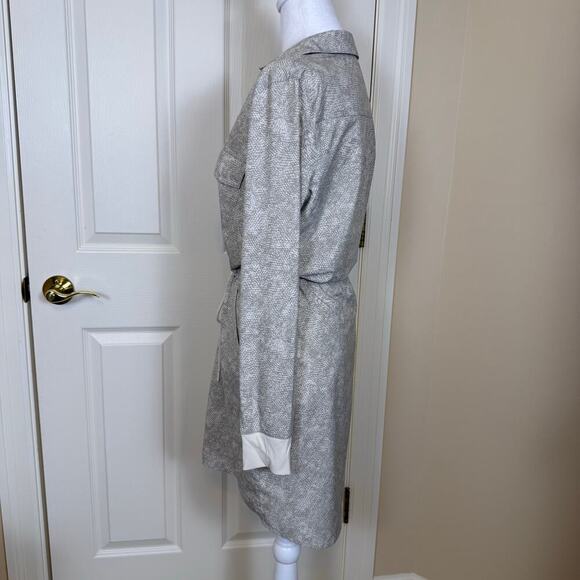 Athleta Zuma Shirtdress Snakeskin Print Small White Grey Athleisure VGUC - Picture 4 of 8